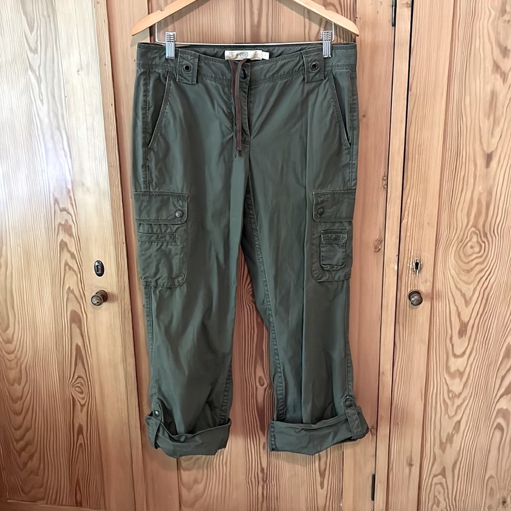J crew cargo pants. Army green. Size 8. Barely worn.